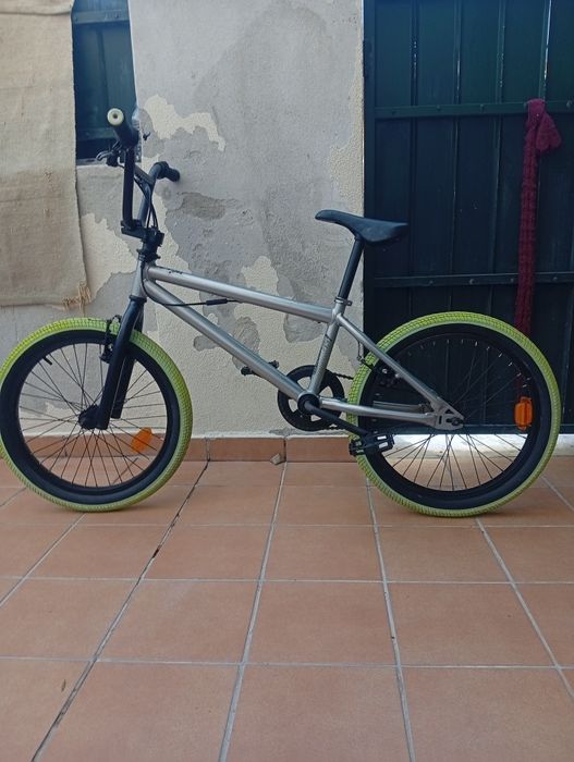 Bicicleta BMX Decathlon Roda 20" – Bom Estado