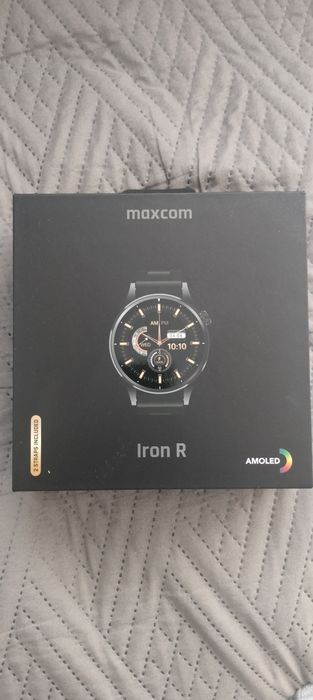 Nowy smartwatch oryginalnie zamkniety