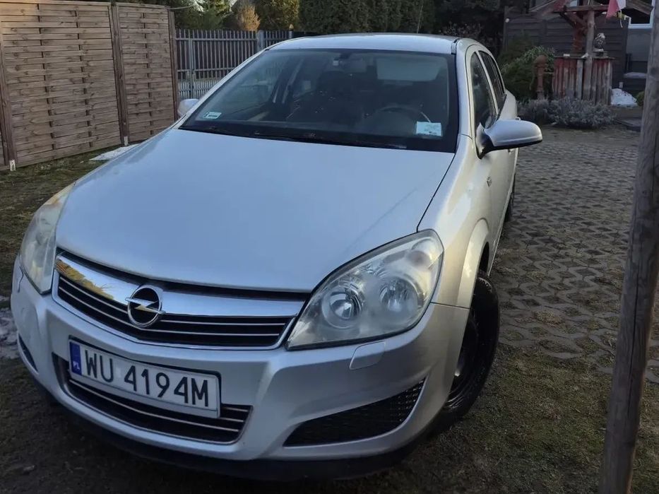 Opel Astra Astra H 1.6 115KM | 2 komplety kół | Hak | Gotowa do jazdy