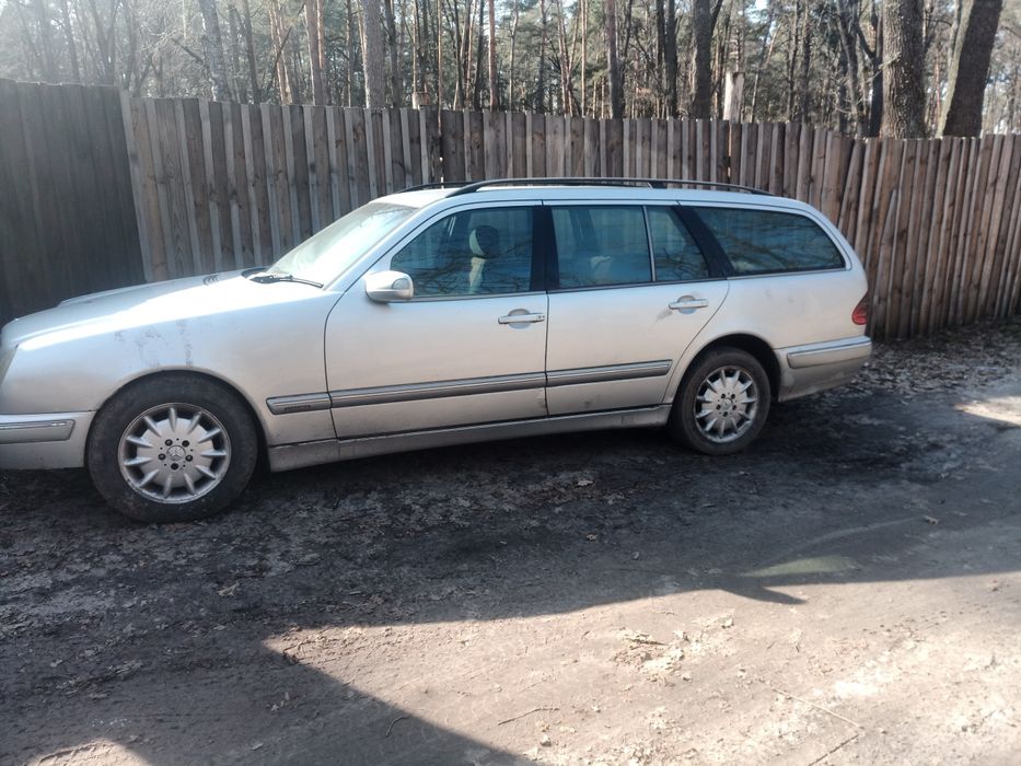 Продам мерседес е 270