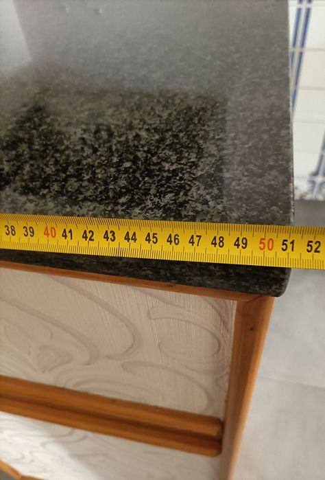 Balcão em faia, tampo em granito