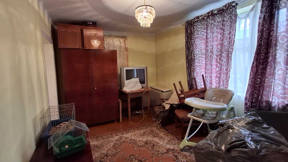 Продається будинок в с.Угринів, 78 м2, ділянка 11,5 соток. Світло газ асфальт будинки