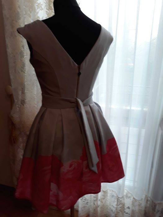 Elegancka sukienka rozmiar 36