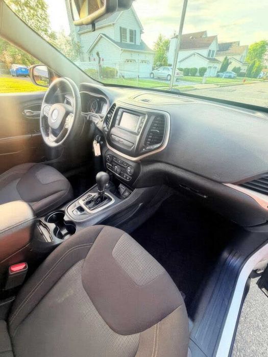 Jeep Cherokee      2016