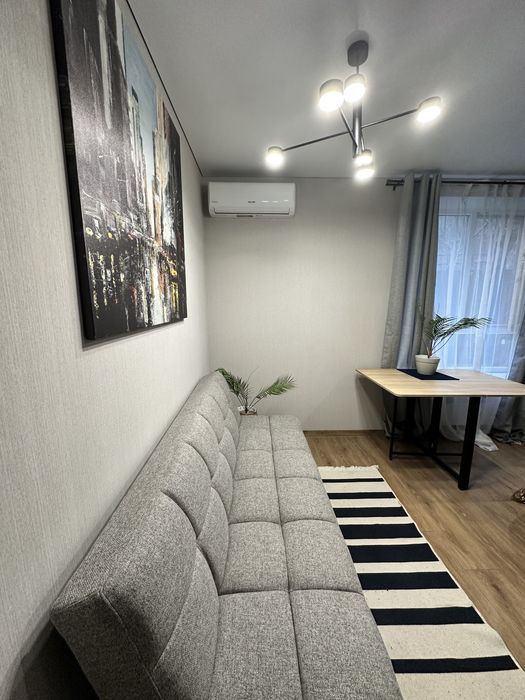 Шикарна однокімнатна квартира з новим ремонтом ! Буча !