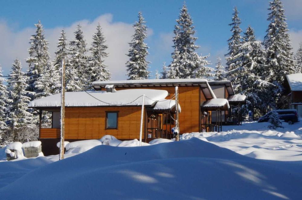 Будинок в Карпатах біля Буковелю. Яблуниця. Продаж дуплекса 2 в 1