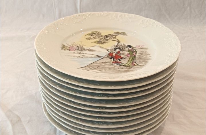 Serviço de louça de jantar em porcelana da Spal completo. Novo