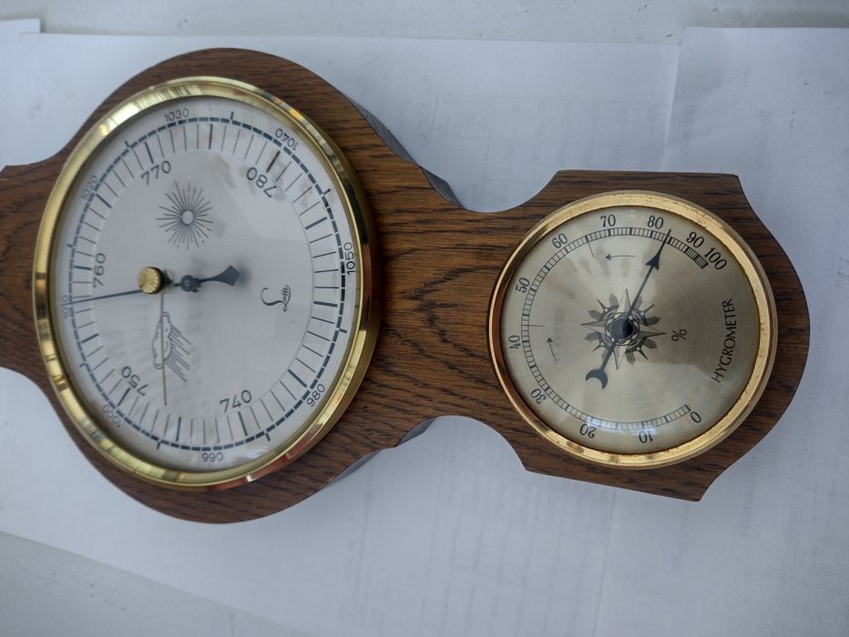 Барометр Германия, точный. С гигрометром и термометром.