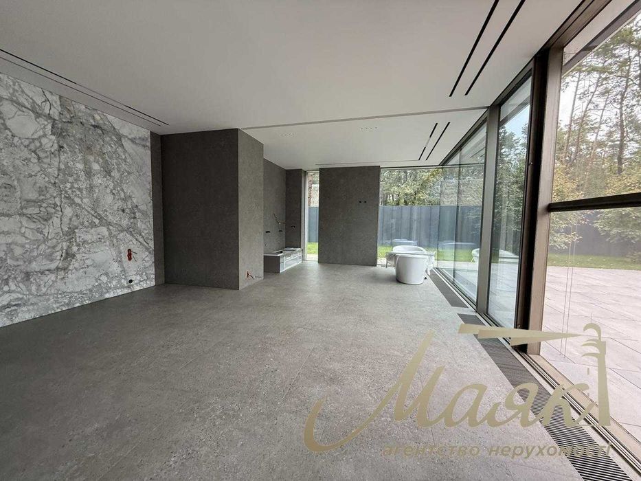 Продажа 1-этажного дома 305 м2, в Плютах