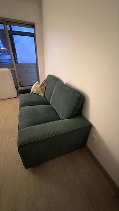 Sofa Kivik IKEA.
