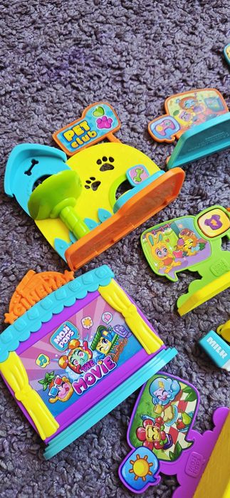 Іграшкові фігурки  Moji pops