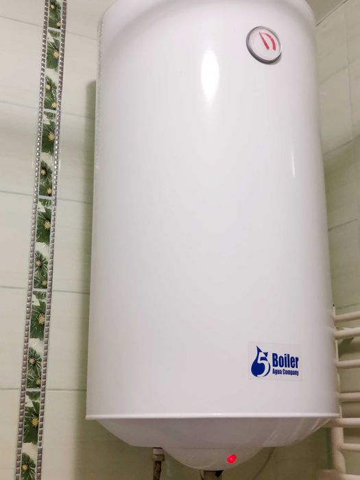 метро Дорогожичі,вул.Рилеева 25. Подільский район.