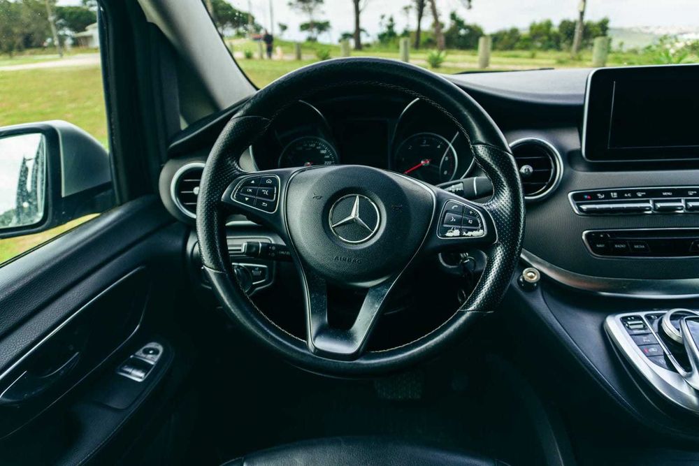 MERCEDES BENZ V 220 CDI Longo AvantGarde Automática 2017