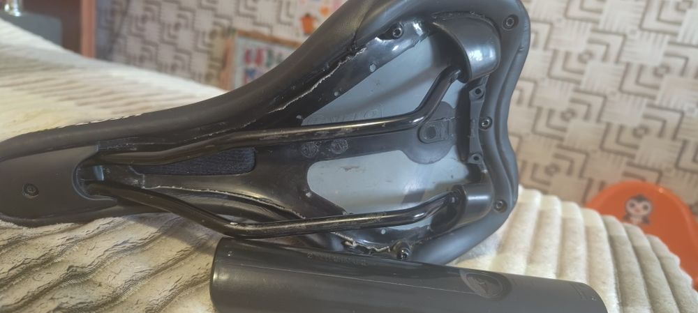 Седло для велосипеда Velo VL-4125