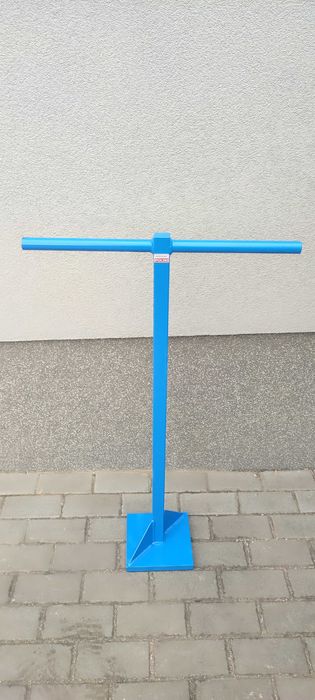 Ubijak ręczny do gruntu.