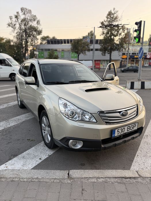 Продам Subaru Outback 2012 года