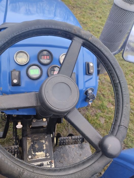 DW244AHTX трактор