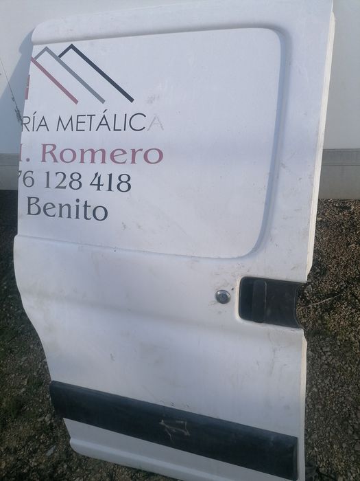 Porta lateral citroen Berlingo e Peugeot partner de 1997 a 2007