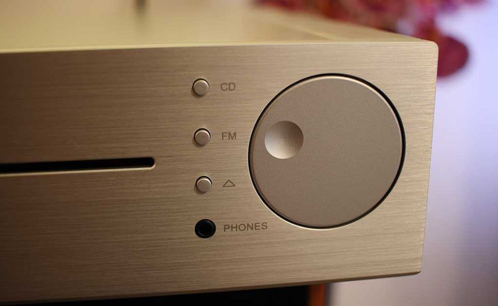 AVM CS 2.2 — CD+стример+ЦАП+усилитель+фоно+FM в одной коробке ℹ️ 165 Вт класс D Hypex, двойной ЦАП до 192/24, пульт RC9 | Мальш, Германия, идеал