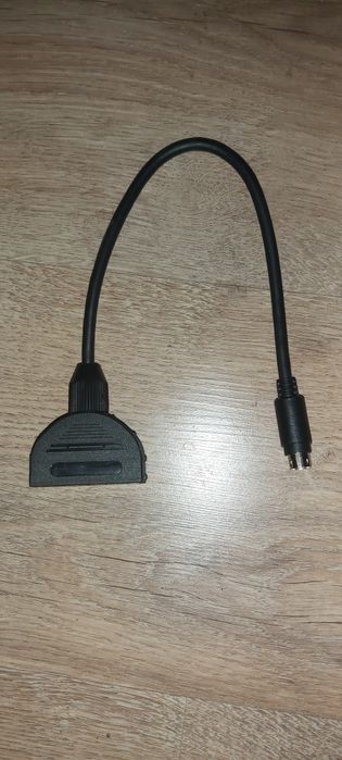 Kabel HDMI, LAN, zasilający "8" i przejściówka SCART na EURO
