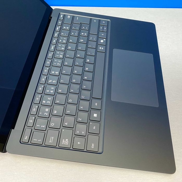 Microsoft Surface Laptop 6 - 13.5" Touch (Ultra 7 165H/32GB/1TB SSD)