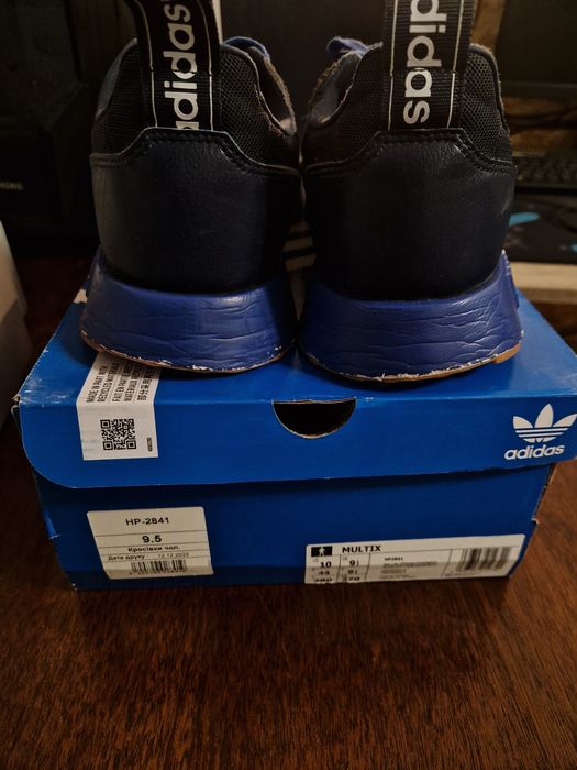 Кросівки adidas р44