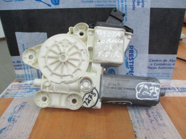 Motor vidro frente direito TOYOTA Avensis Wagon (_T25_)