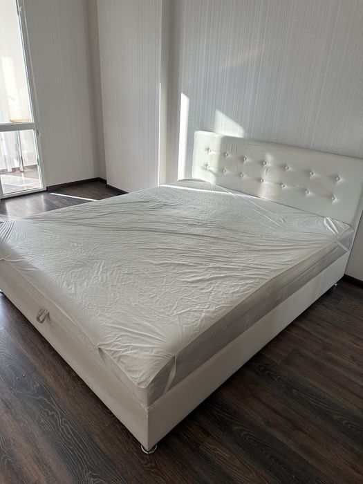 Продам б/у кровать с матрасом 160х200