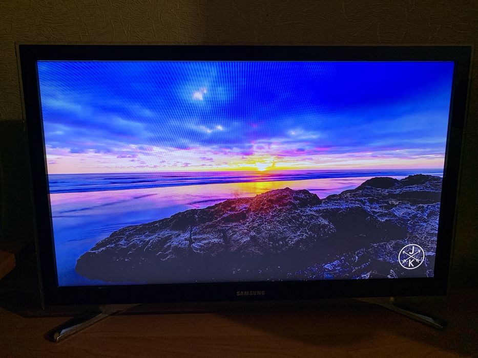 Телевизор Samsung 22 дюйма WIFI