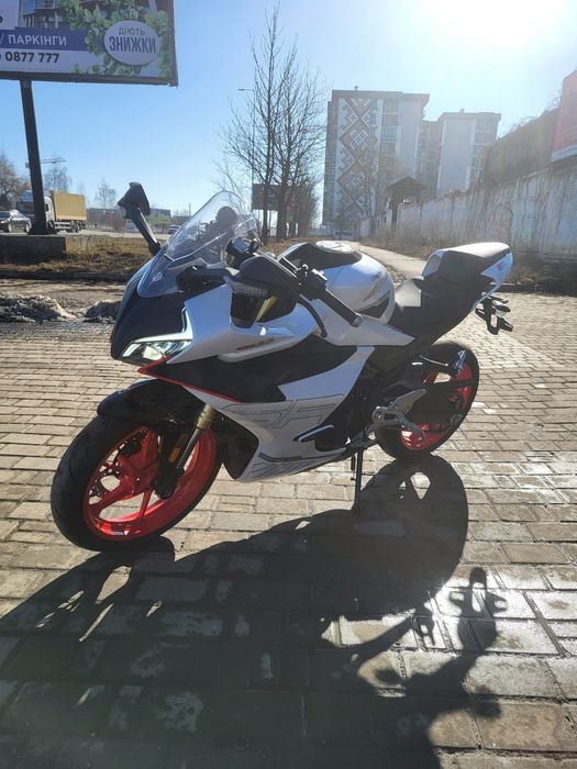 Новий Мотоцикл CFMOTO 450SR