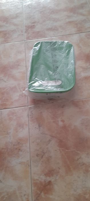 Tupperware Box (New)64873978379266121