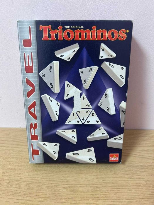 Triominos, jogo de tabuleiro (dominó)