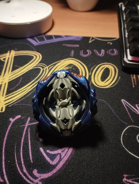 Beyblade 3 штуки