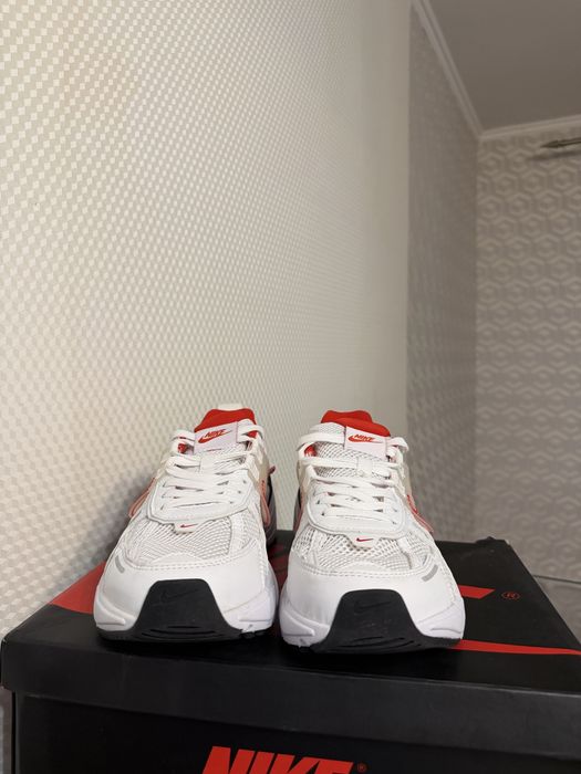 кросівки Nike V2K Runtekk White/Red 43 / 26.5 см