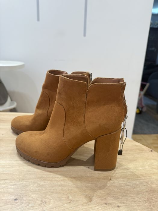 Nowe buty obcas rozmiar 39