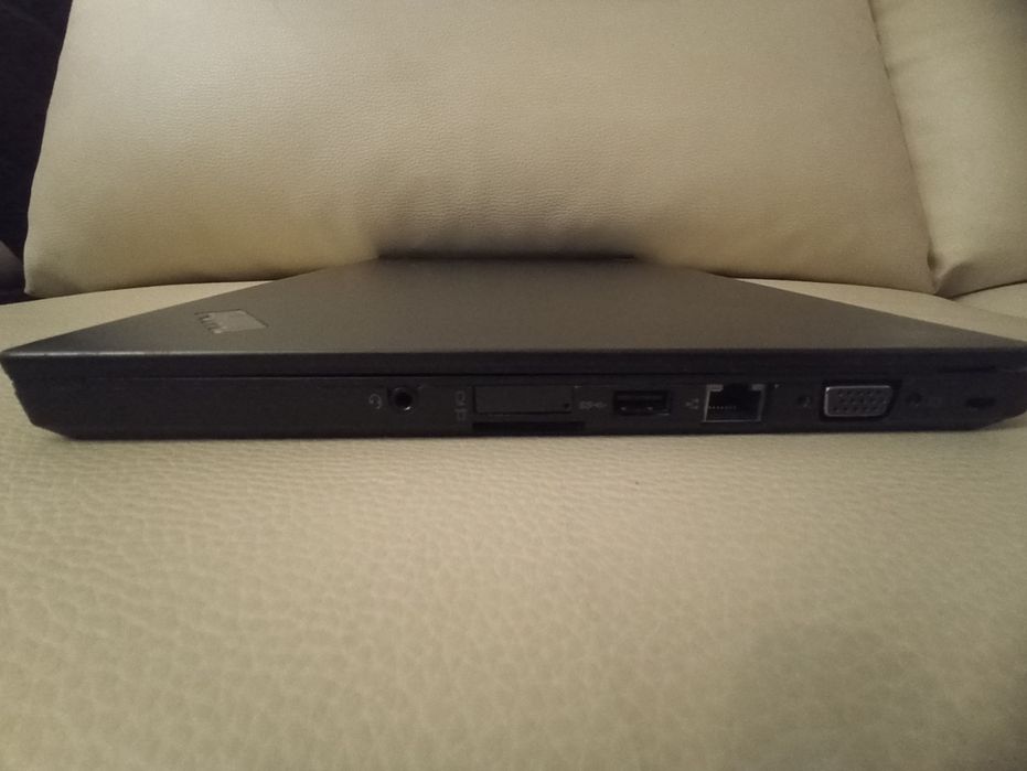 Thinkpad T440s 12 GB RAM 
Bateria com duração de