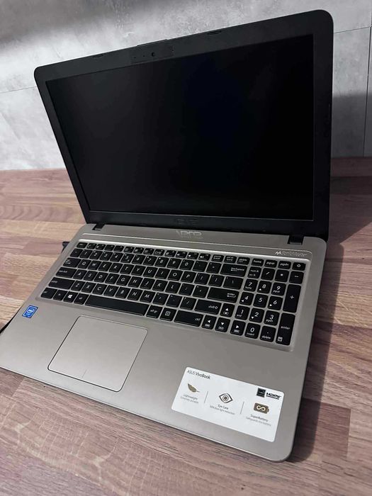 Laptop Asus X Dysk M2 256 GB 4 rdzenie