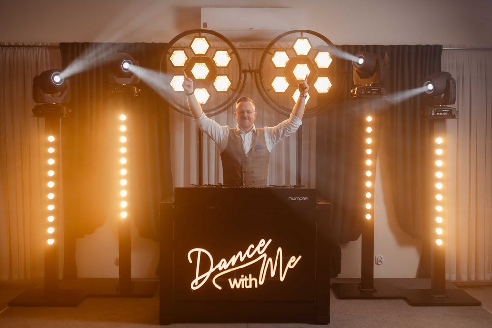 DJ z klasą na wesele urodziny FOTOBUDKA Toruń Ciechocinek Włocławek