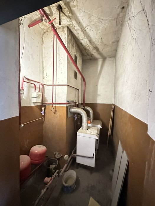 Продається будівля у центрі міста