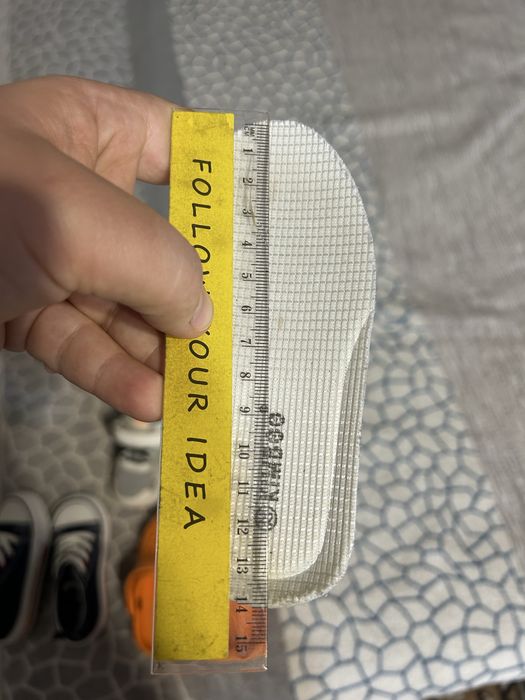 Дитячі кросівки і кеди