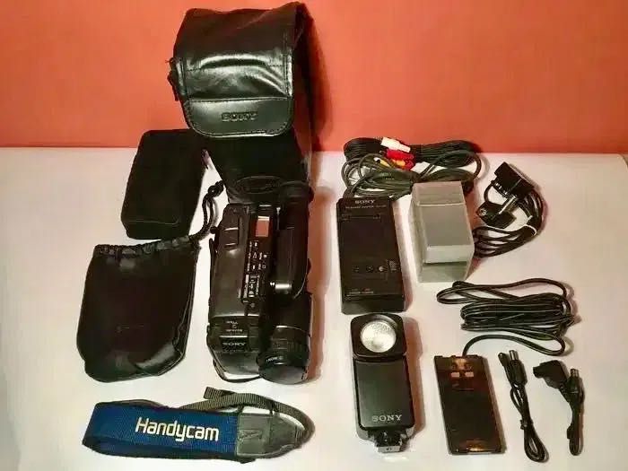 SONY video camera S8-AF precision CCD-TR 705E e acessórios - 1983