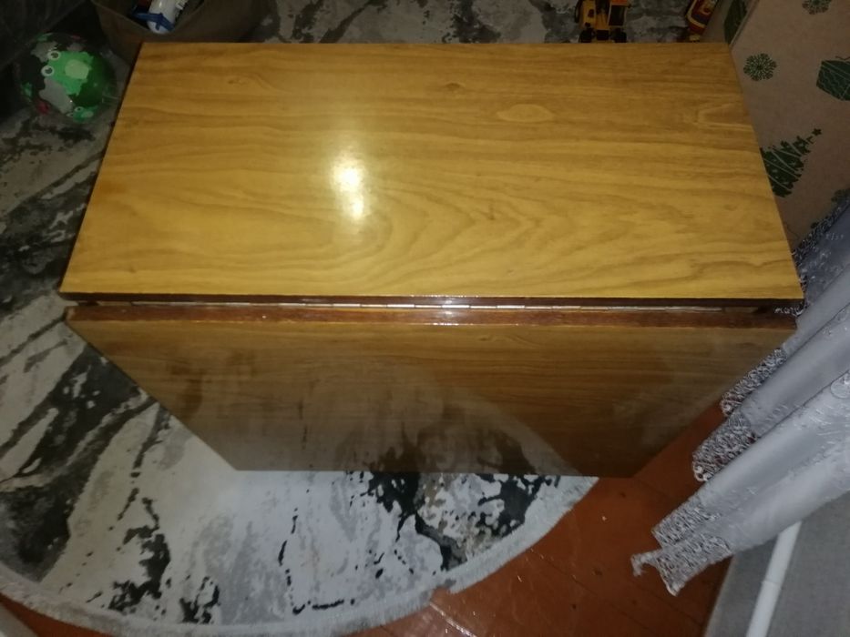 Тумбу-стіл  з полицями