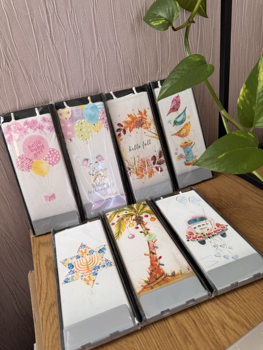 Тематичні свічки з ручним розписом на підставці