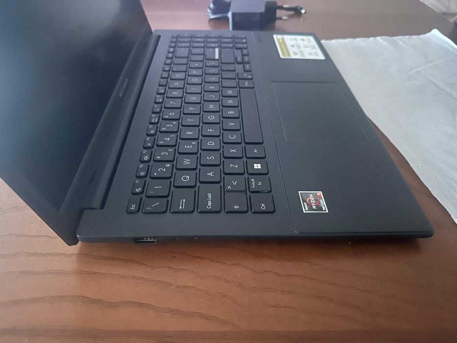 Portatil Asus VivoBook Go 15 E1504FA-R57BLHDPS1