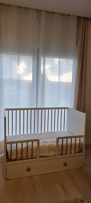 Berço e Muda-Fraldas IKEA MYLLRA