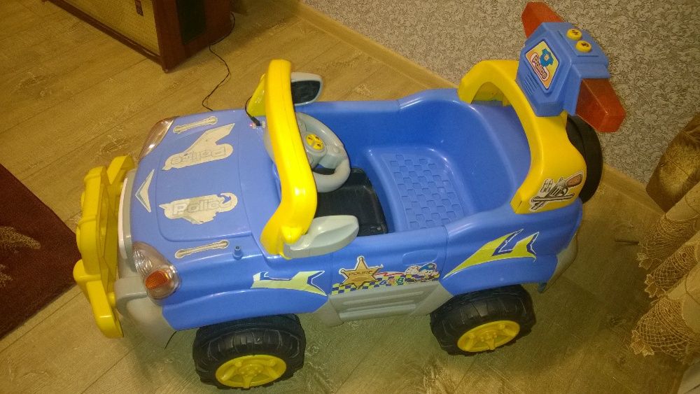 Детский автомобиль на аккумуляторе