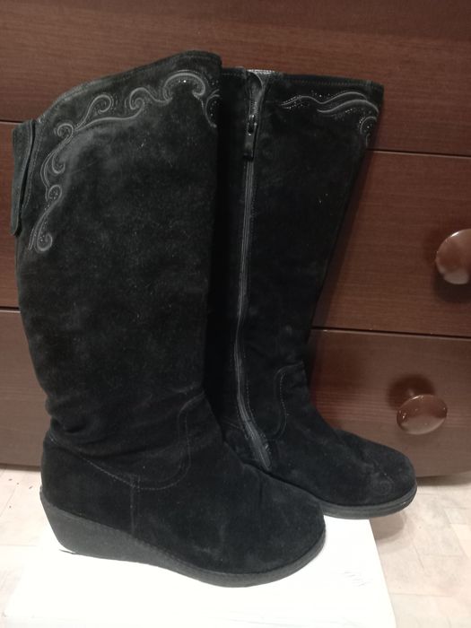 Замшеві чоботи зимові з замком 37 розмір