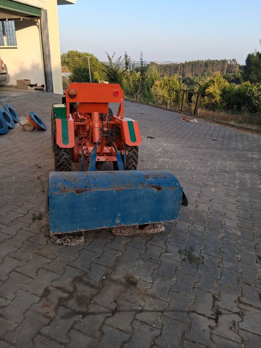 Trator Pasquali em muito bom estado