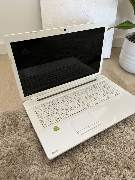 Toshiba Satellite C75 branco