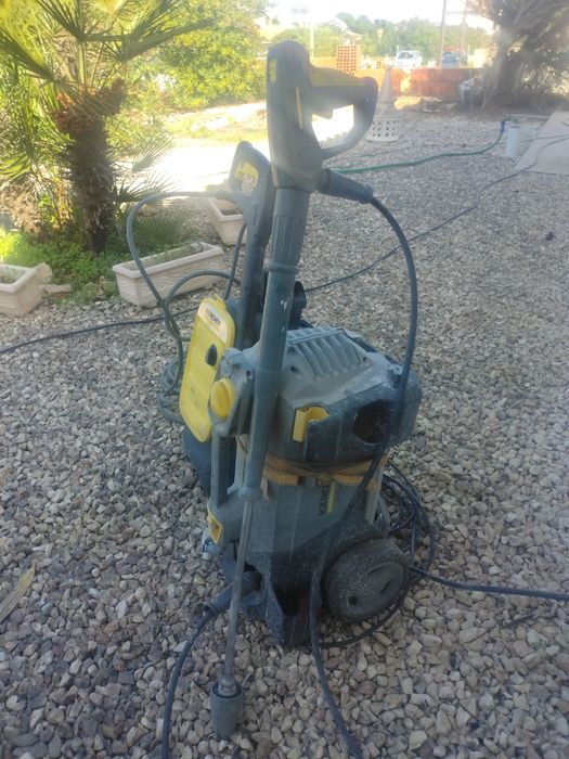 Vendo duas Máquinas Karcher